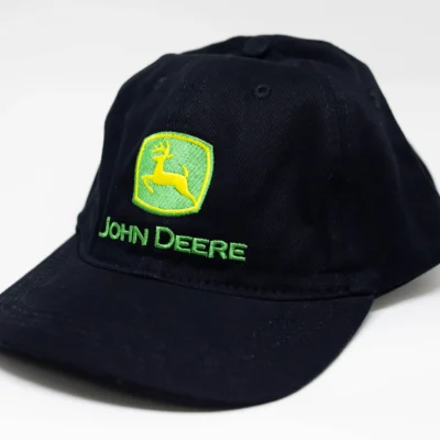 BONE DAD HAT BASICO JOHN DEERE - LOGO - PRETO