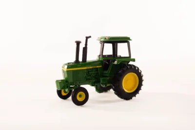 DEERE SOUNDGARD TRACTOR
