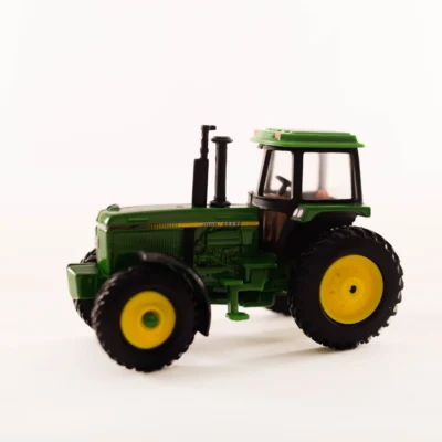 JDVINTAGE TRACTOR WITH CAB